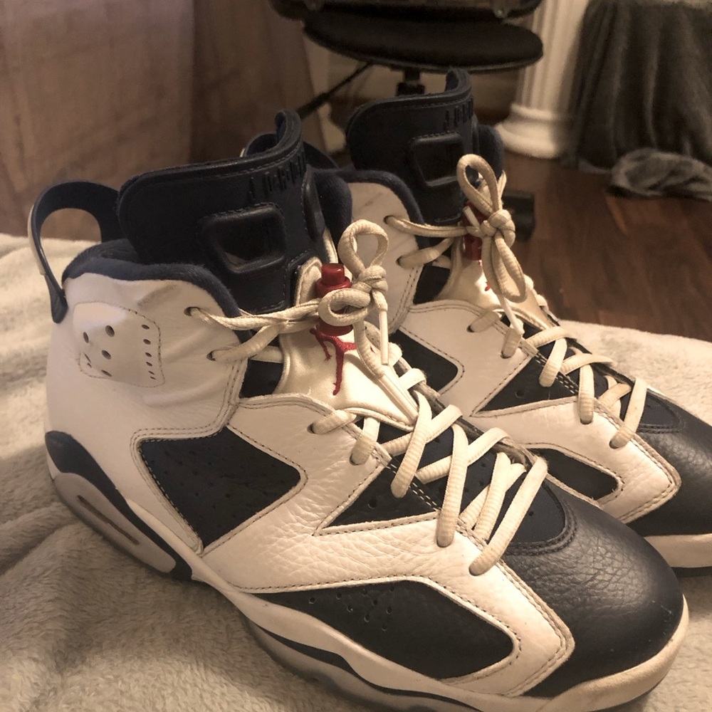 Jordan Sneakers - White and Navy
